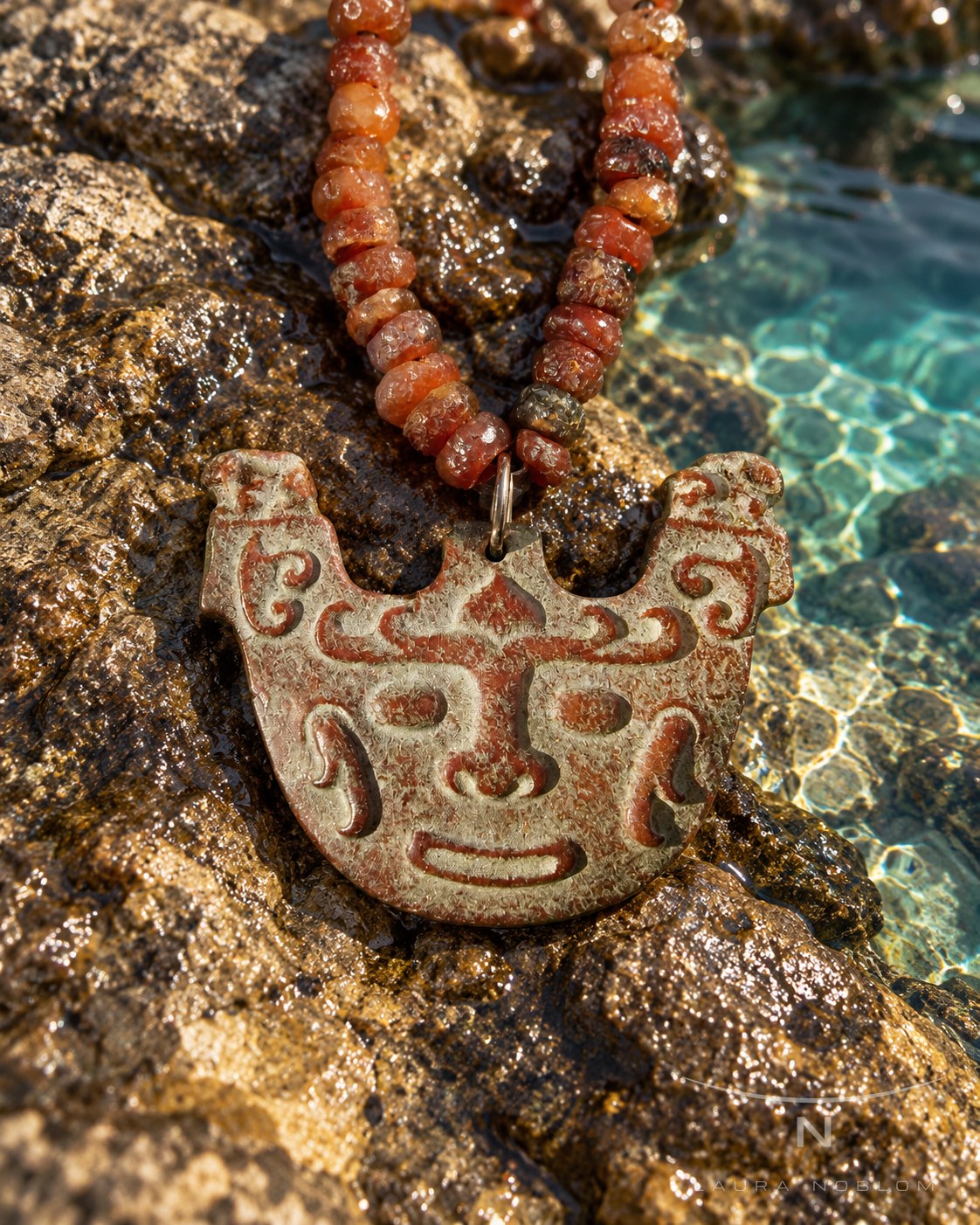Coral con rostro de piedra · en su ambiente