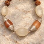 Rudraksha con ágata · en su ambiente