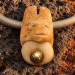 Anillo maya en aro de plata · en su ambiente